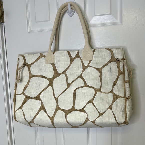 Nordstrom Handbags - Nordstrom White and Brown Giraffe Print Tote Bag